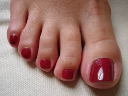 foot-nail-polish
